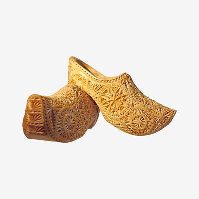 Intricate Clogs: Classic Decor